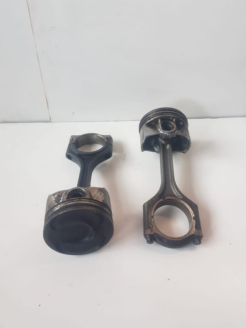 PISTON & CONROD 2.0L